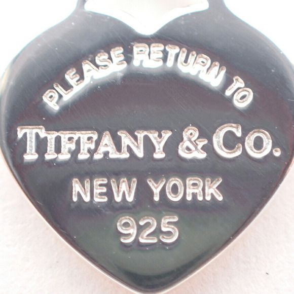 TIFFANY Silver Heart Necklace - Picture 7 of 10